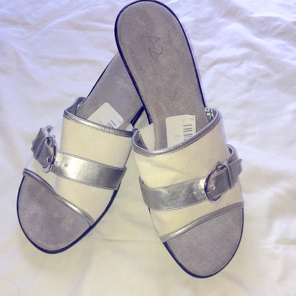 Kohl’s Women’s A2 Aerosols White Sandal Size 10
